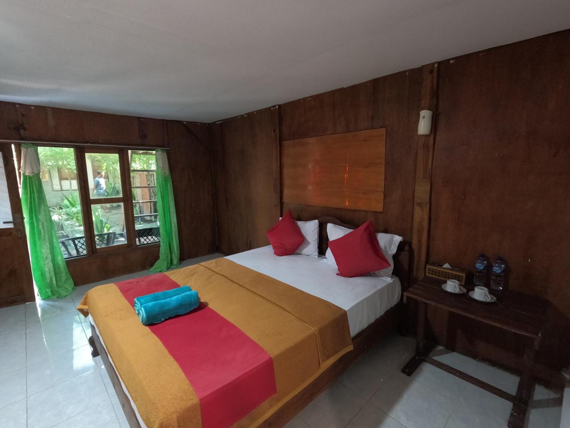 Maryan Moyo Bungalows & Resto Moyo Island Exterior photo