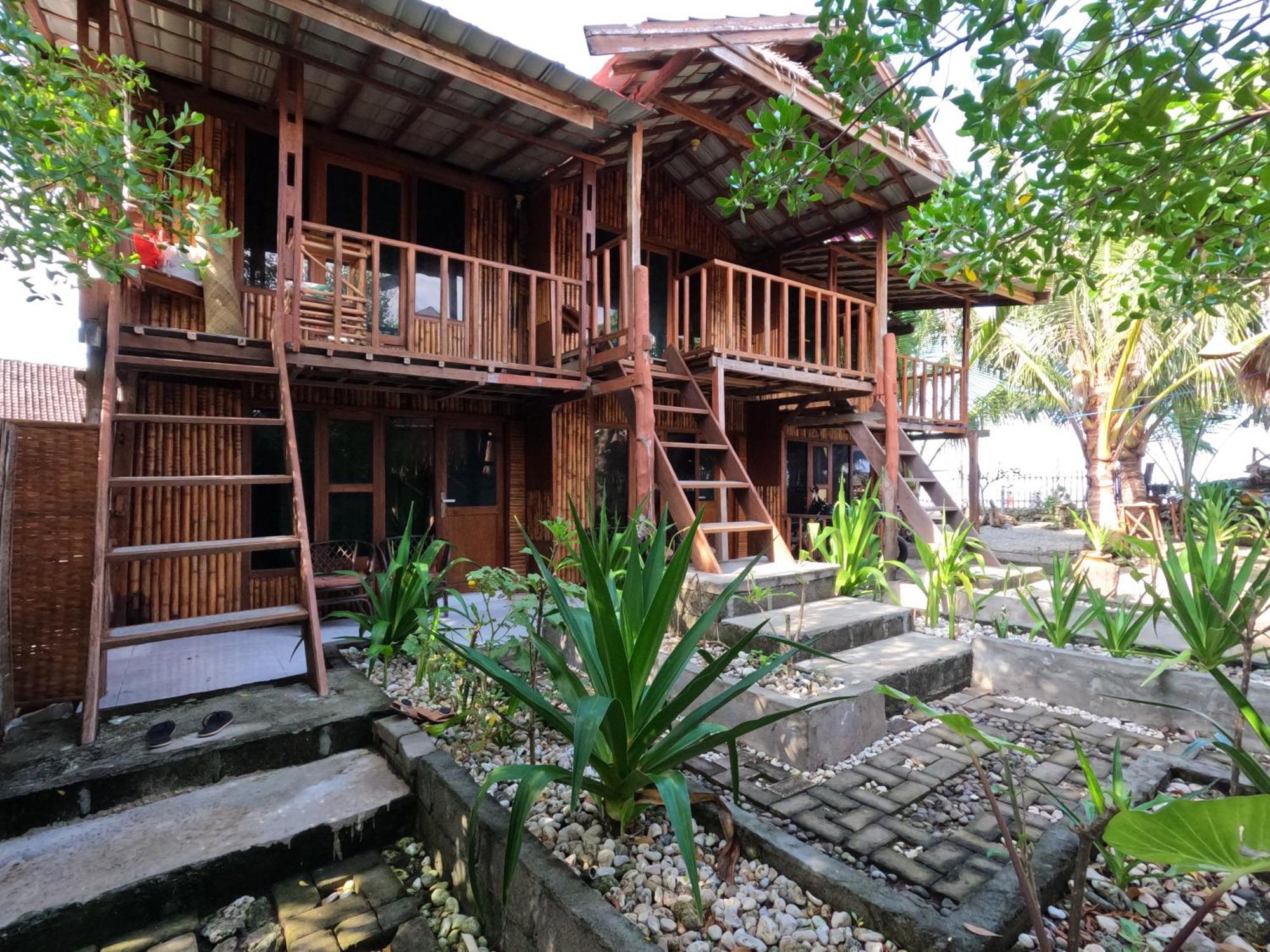 Maryan Moyo Bungalows & Resto Moyo Island Exterior photo