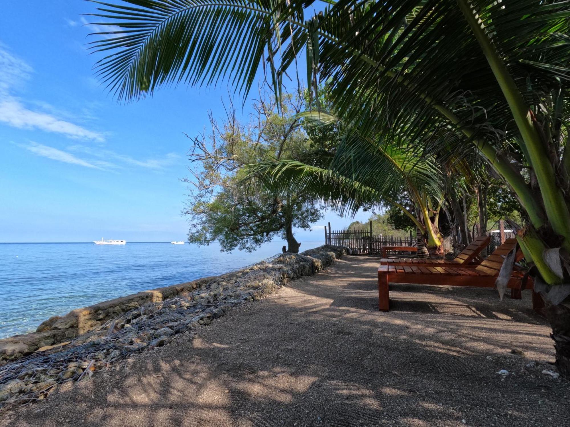 Maryan Moyo Bungalows & Resto Moyo Island Exterior photo