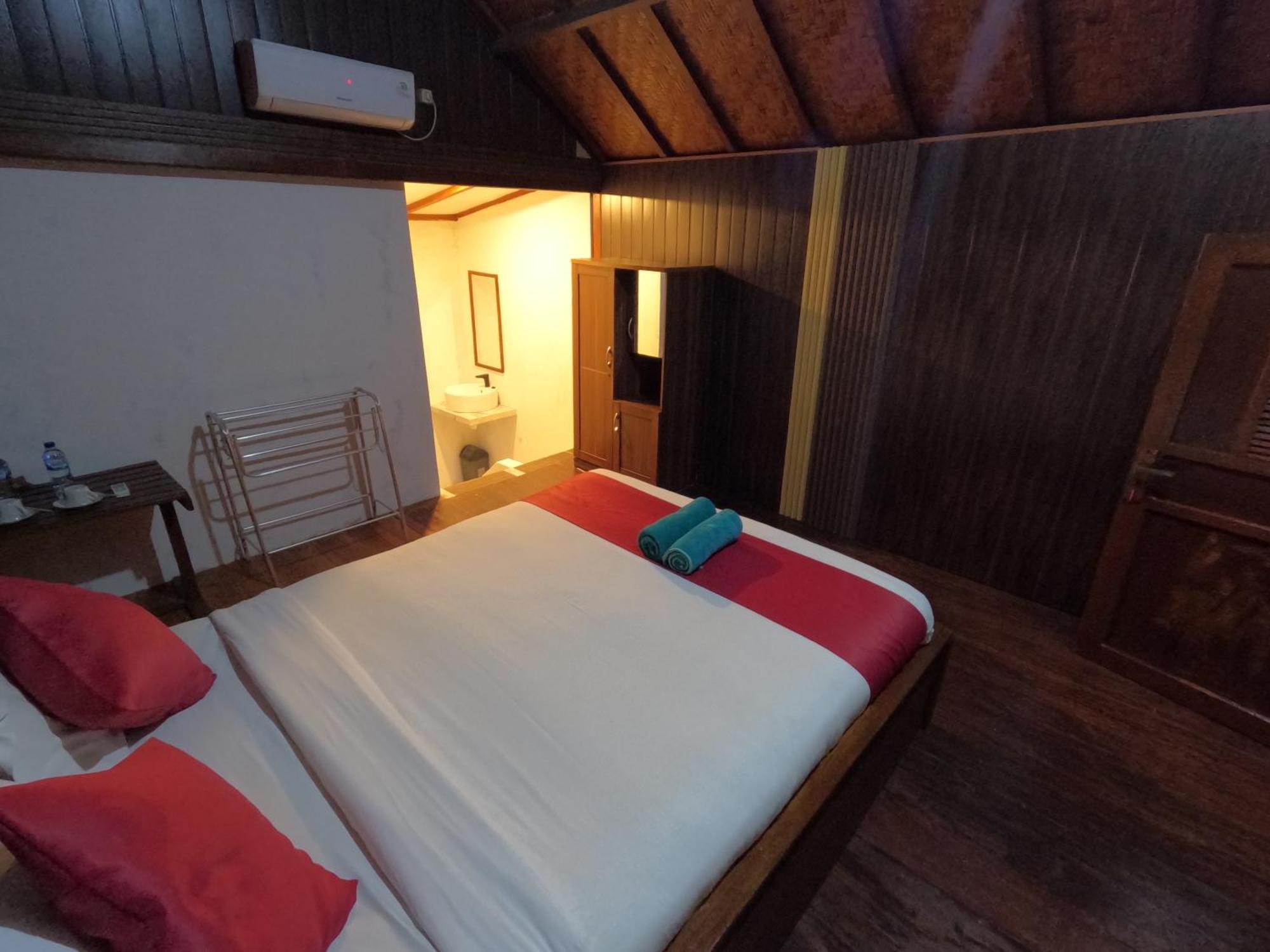 Maryan Moyo Bungalows & Resto Moyo Island Exterior photo