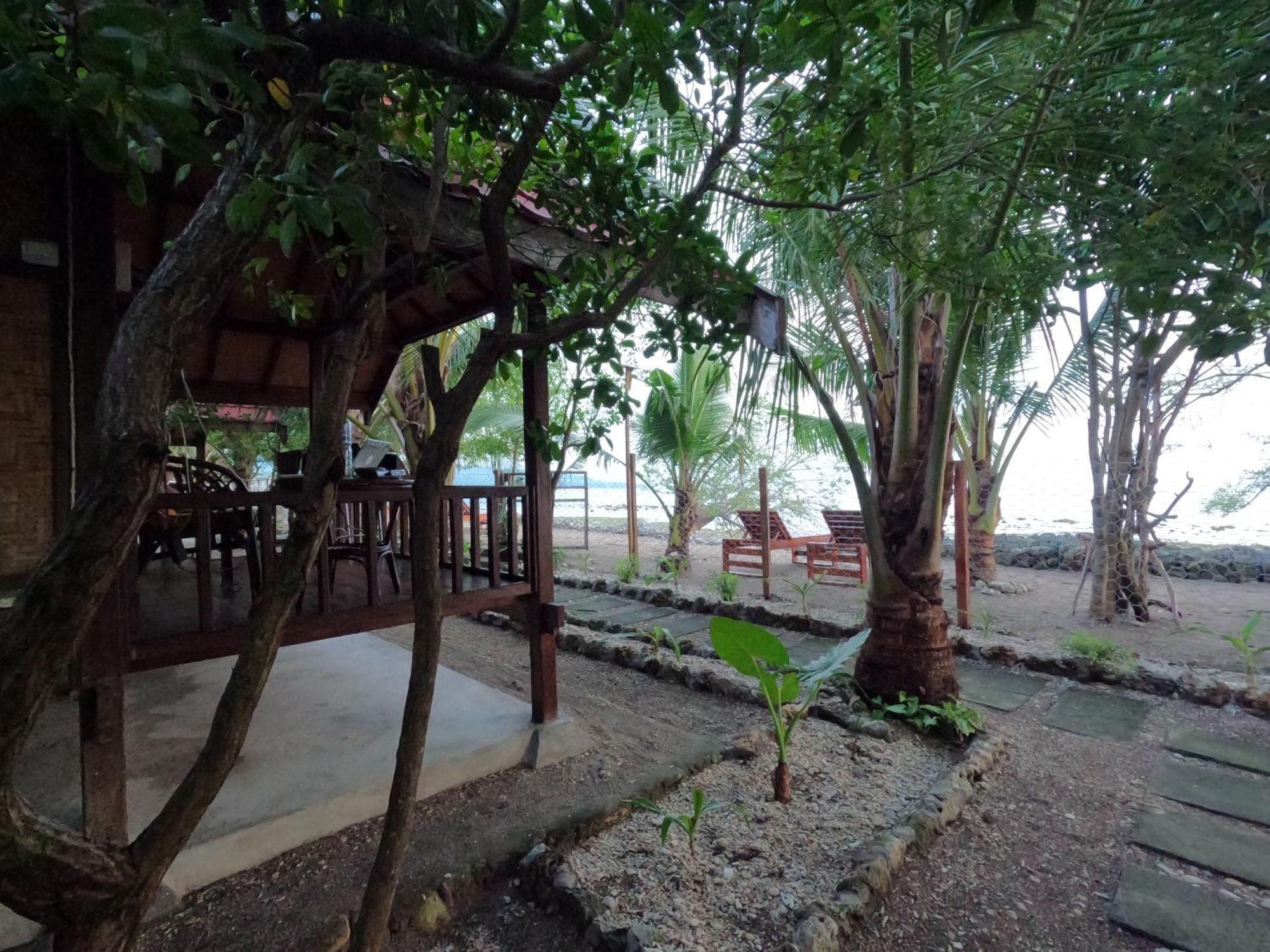 Maryan Moyo Bungalows & Resto Moyo Island Exterior photo