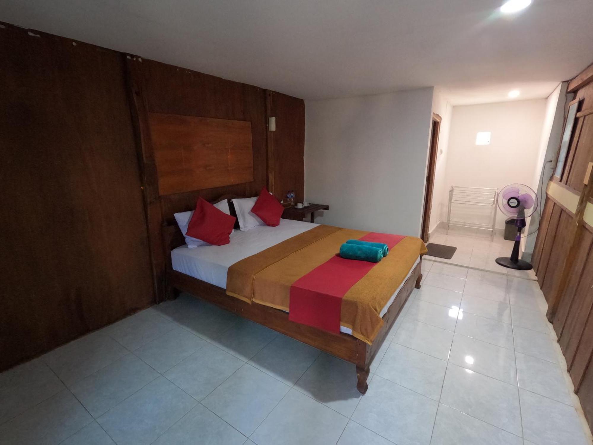 Maryan Moyo Bungalows & Resto Moyo Island Exterior photo
