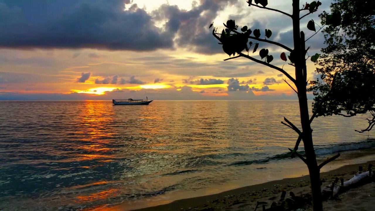Maryan Moyo Bungalows & Resto Moyo Island Exterior photo